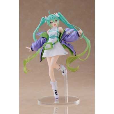 HATSUNE MIKU Fashion Sporty Taito PVC Figure 18 cm