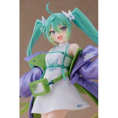 HATSUNE MIKU Fashion Sporty Taito PVC Figure 18 cm