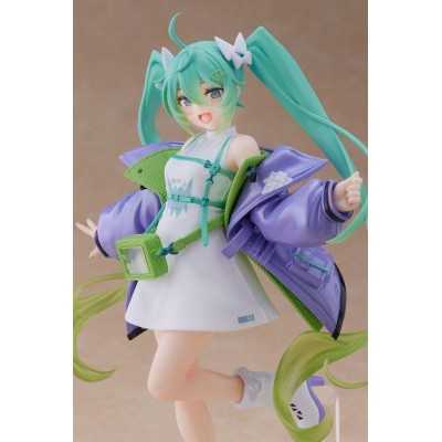 HATSUNE MIKU Fashion Sporty Taito PVC Figure 18 cm