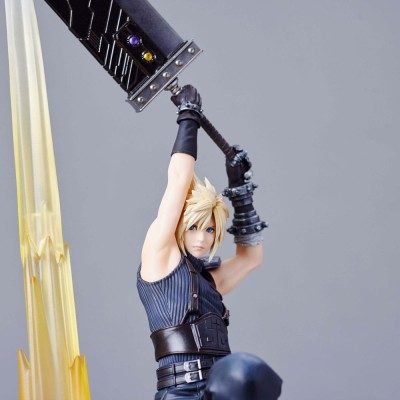 FINAL FANTASY - Cloud Strife Square-Enix PVC Figure 30 cm