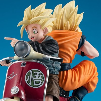 DRAGON BALL Z - Super Saiyan Son Goku & Super Saiyan Son Gohan & Motorbike Desktop Real McCoy Megahouse PVC Diorama 16 cm