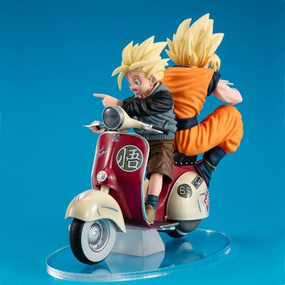 DRAGON BALL Z - Super Saiyan Son Goku & Super Saiyan Son Gohan & Motorbike Desktop Real McCoy Megahouse PVC Diorama 16 cm