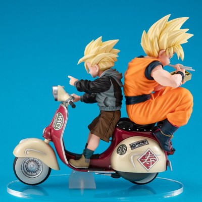 DRAGON BALL Z - Super Saiyan Son Goku & Super Saiyan Son Gohan & Motorbike Desktop Real McCoy Megahouse PVC Diorama 16 cm