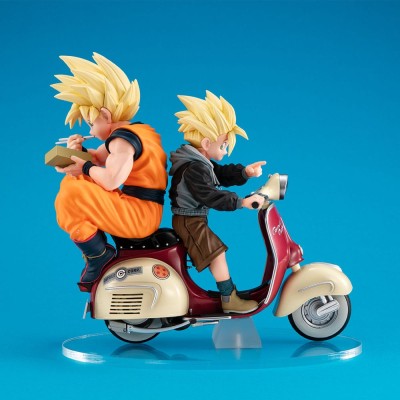 DRAGON BALL Z - Super Saiyan Son Goku & Super Saiyan Son Gohan & Motorbike Desktop Real McCoy Megahouse PVC Diorama 16 cm