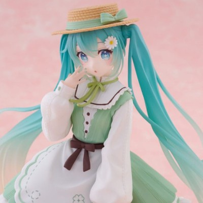 HATSUNE MIKU - Fashion Country Ver. Taito PVC Figure 18 cm