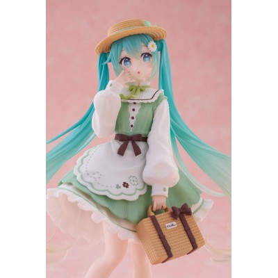 HATSUNE MIKU - Fashion Country Ver. Taito PVC Figure 18 cm