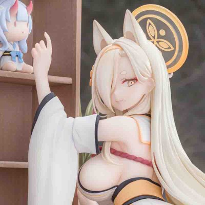 BLUE ARCHIVE - Kaho Memorial Lobby Ver AniGift 1/7 PVC Figure 26 cm