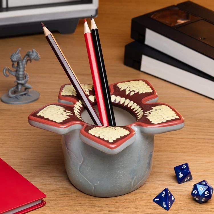 STRANGER THINGS Demogorgon Plant and Pen Pot - Portapenne